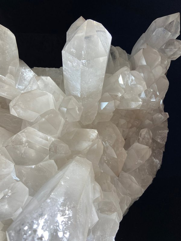 Rock crystal group with light smoky quartz