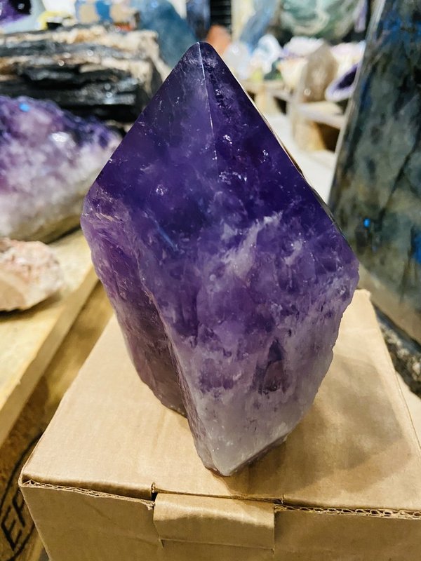 großer dunkler Amethyst / Ametrin-Kristall aus Bolivien