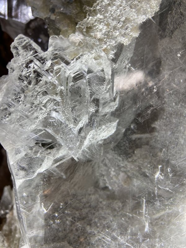 Marienglas, sehr klare bizarre Selenitkristall-Gruppe aus Brasilien