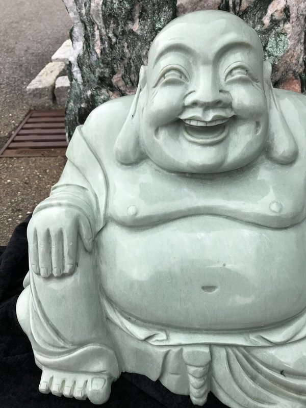 Jade-Buddha lachend aus Serpentin-Jade