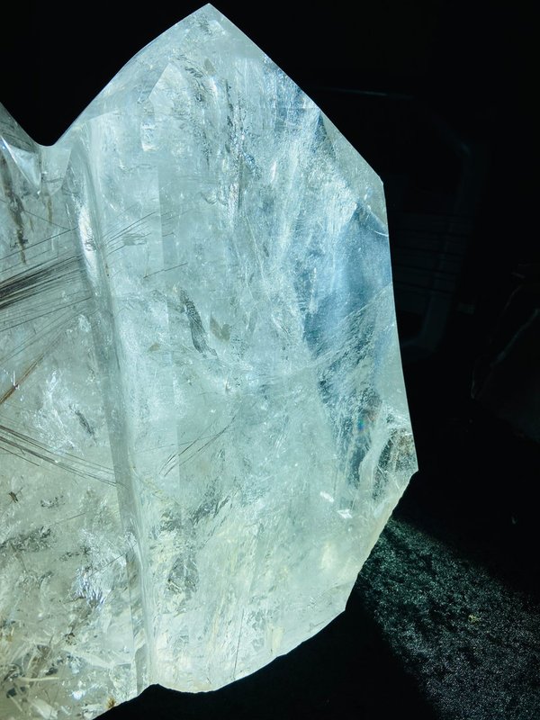 Bergkristall mit 4 Spitzen - Rutilquarz und Rauchquarz
