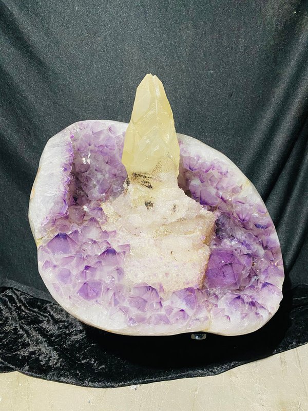 large calcite scepter crystal in lilac amethyst Uruguay druse
