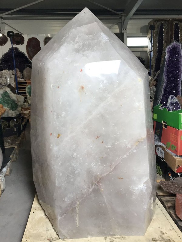 riesiger weißer Schneequarz Bergkristall-Erdenhüter Kristall aus Brasilien