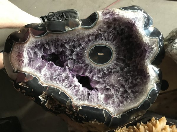 Amethyst bowl with agate eye