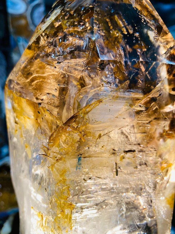 Elestial-Kristall mit Wassereinschluss