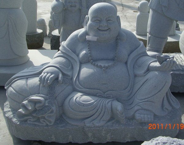 lachender Buddha aus Granit aus einem Stück, Hotei