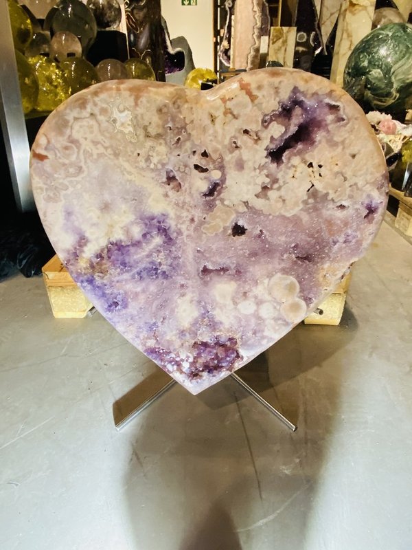 großes Herz aus kristallisiertem Rosenquarz, Amethyst, Bergkristall und Achat