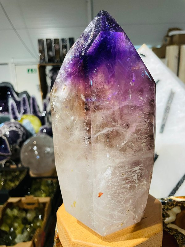 Phantom-Kristall aus Amethyst, Rauchquarz und Bergkristall mit beweglichen Wasserblasen