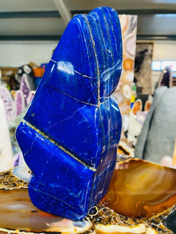 Lapis lazuli object in great shape