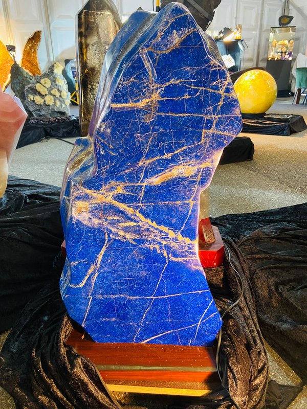 Great large lapis lazuli object in an incredible color and best quality