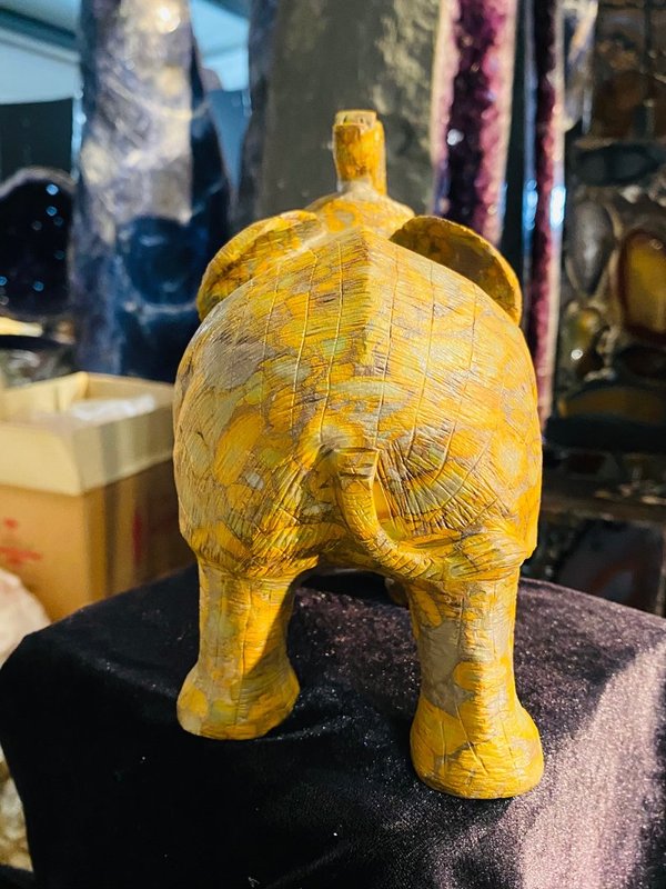 Elephant carved from brecciated jasper