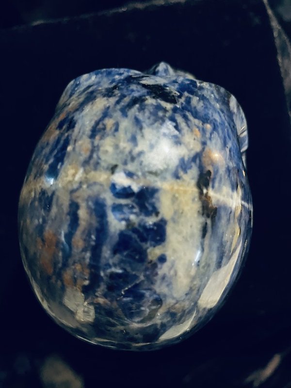 Kristallschädel aus Sodalith