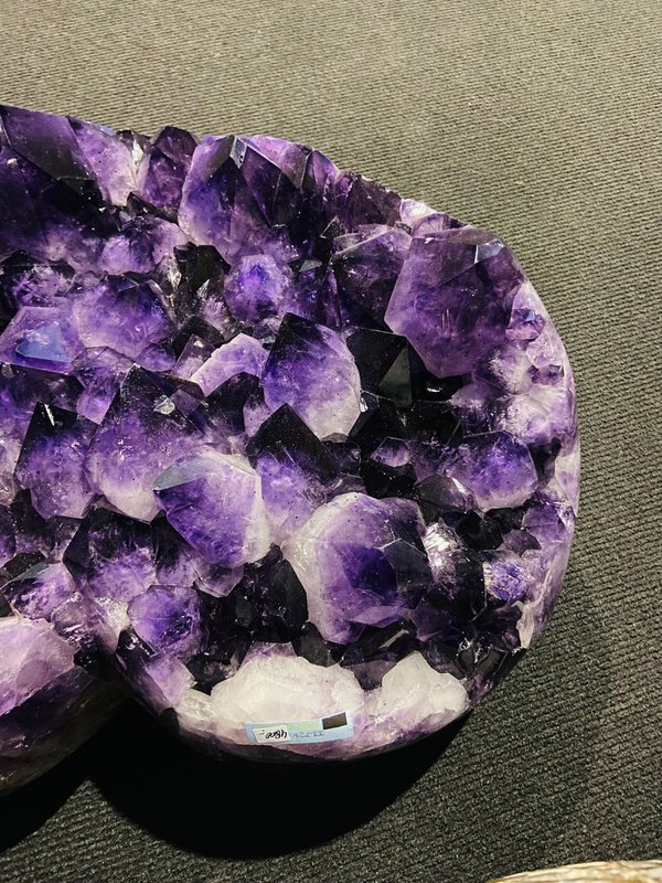 gorgeous big amethyst heart from Uruguay in best color and quality